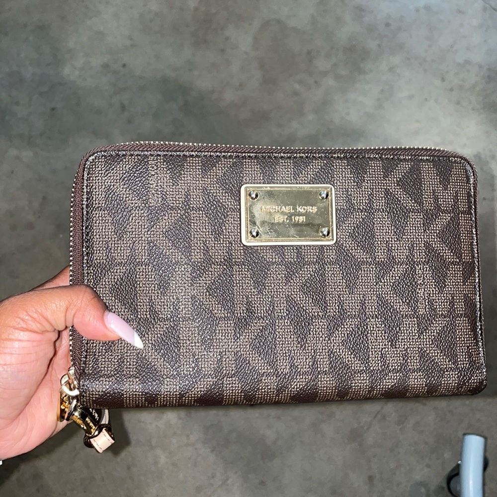 Michael Kors Wallet/ Wristlet